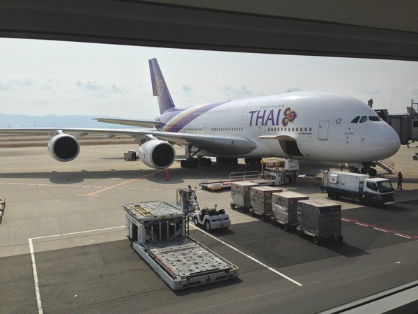 タイ航空 A380 関空 画像