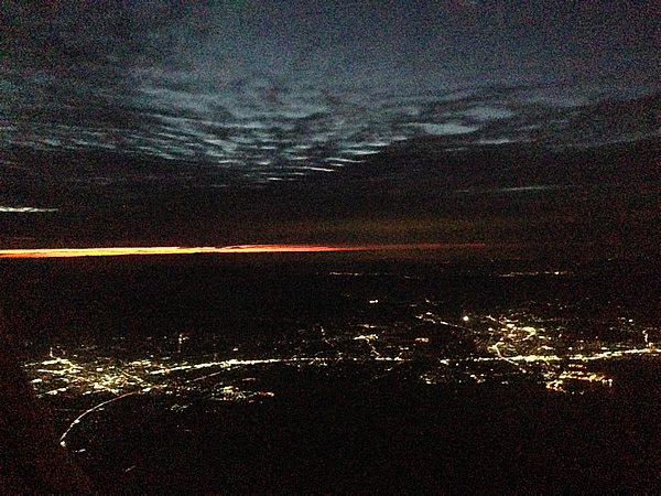 飛行機からの夜景画像